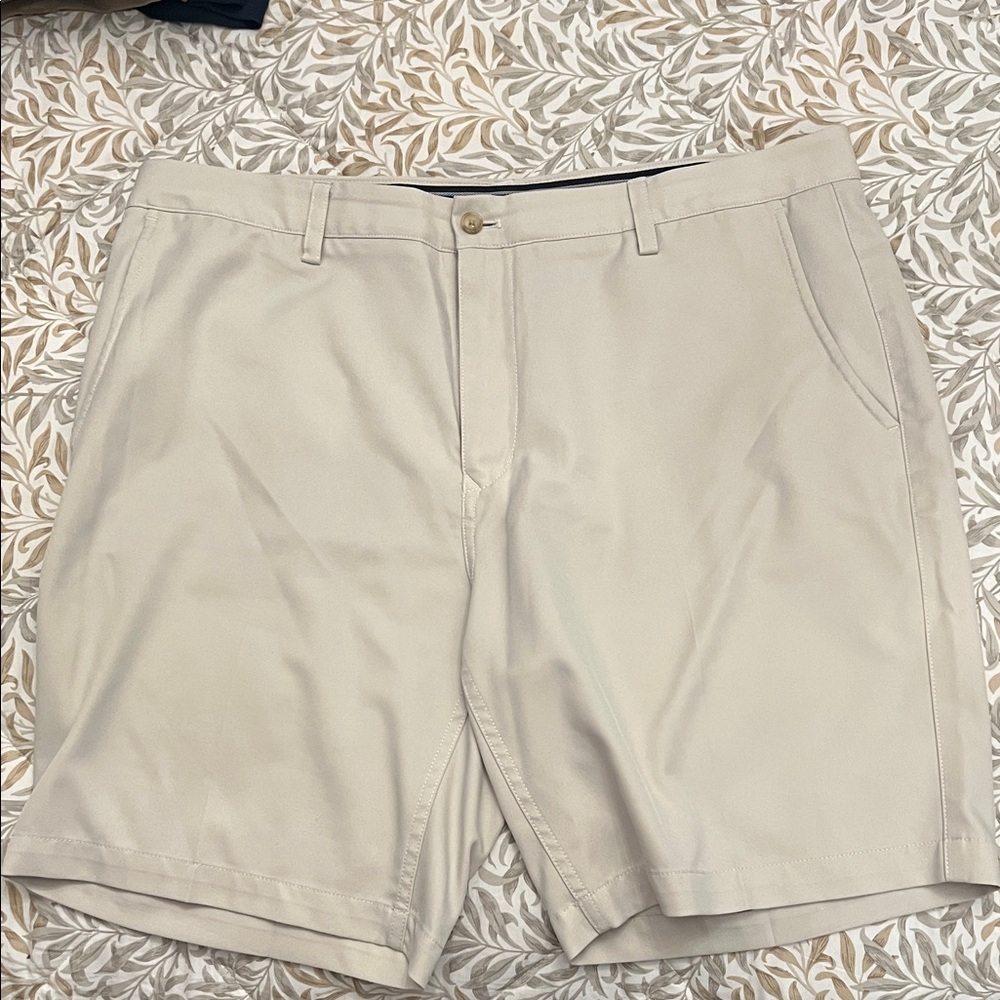 Vineyard Vines Men's Cream Flat Front Link Shorts